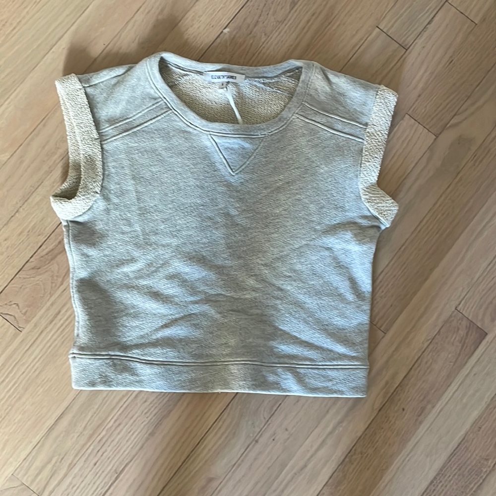 Elizabeth and James short sleeve sweatshirt
